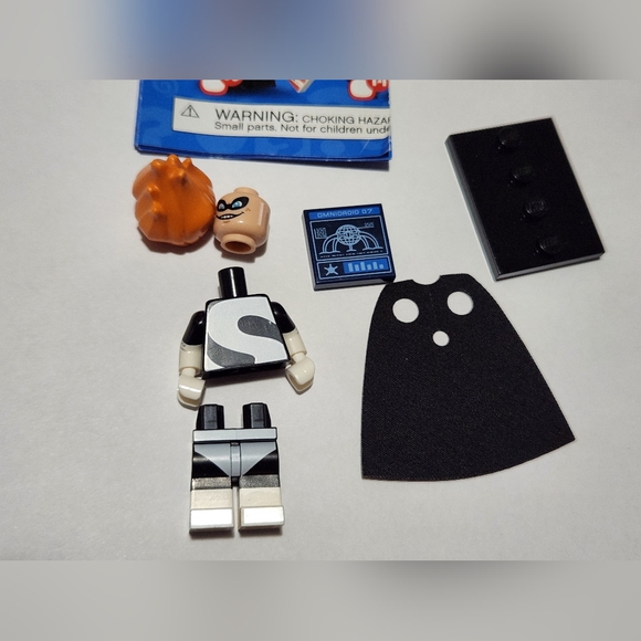 LEGO Mr. Incredible & Syndrome Minifigures (Disney Series 1) - Picture 3 of 3